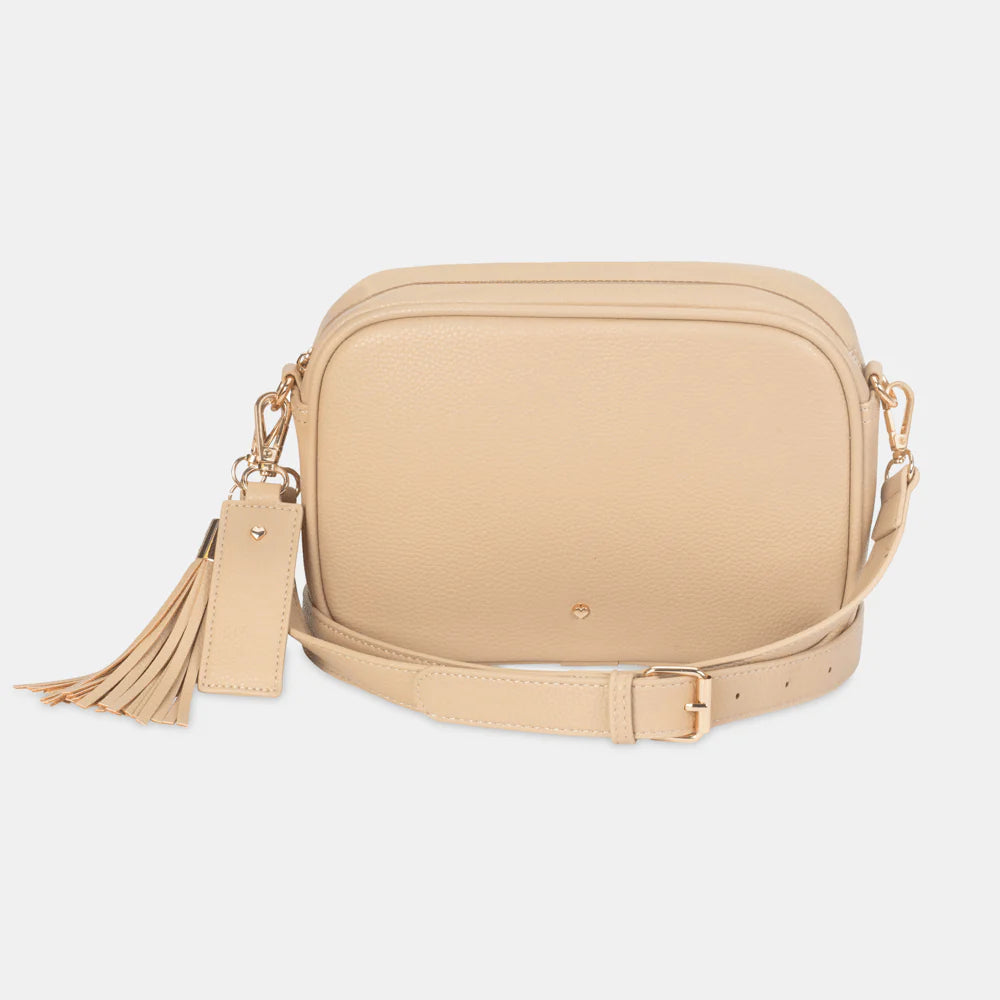 Fawn Vegan Leather Pebble Logan Bag Coach I Lifestyle