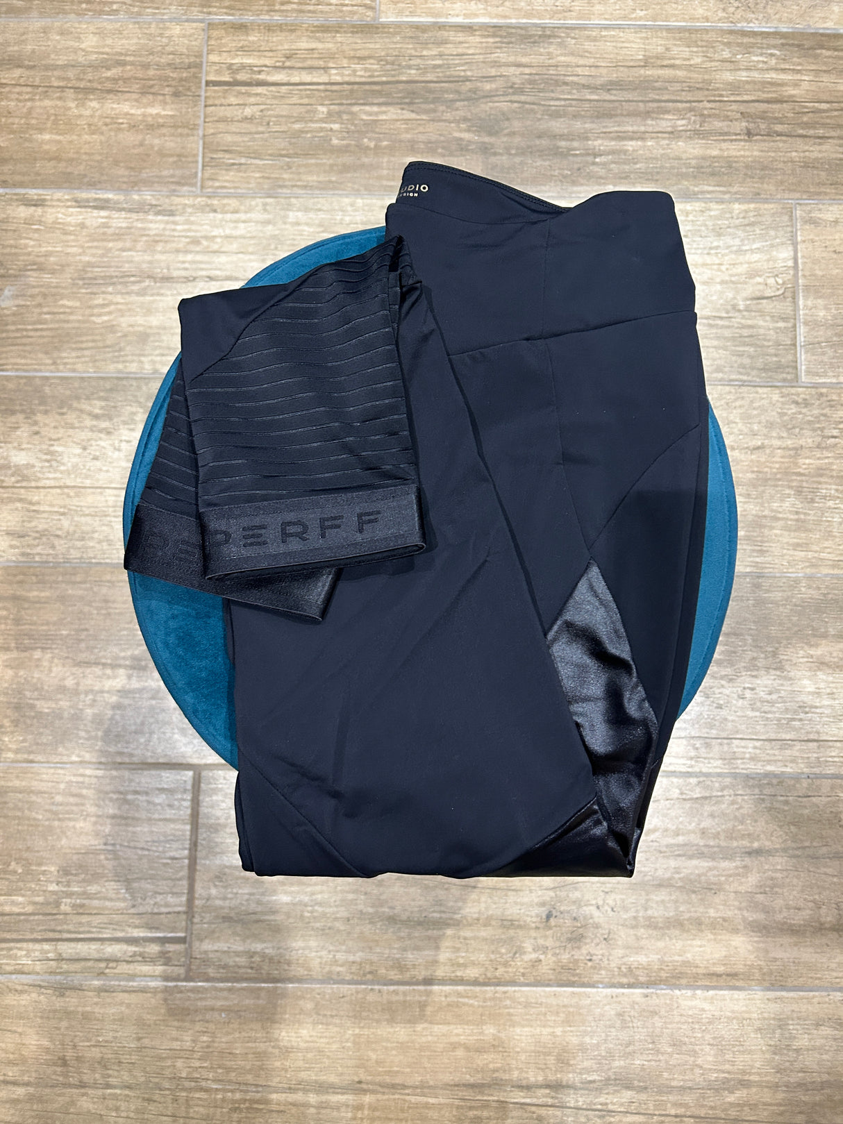 Prediction - Leggings