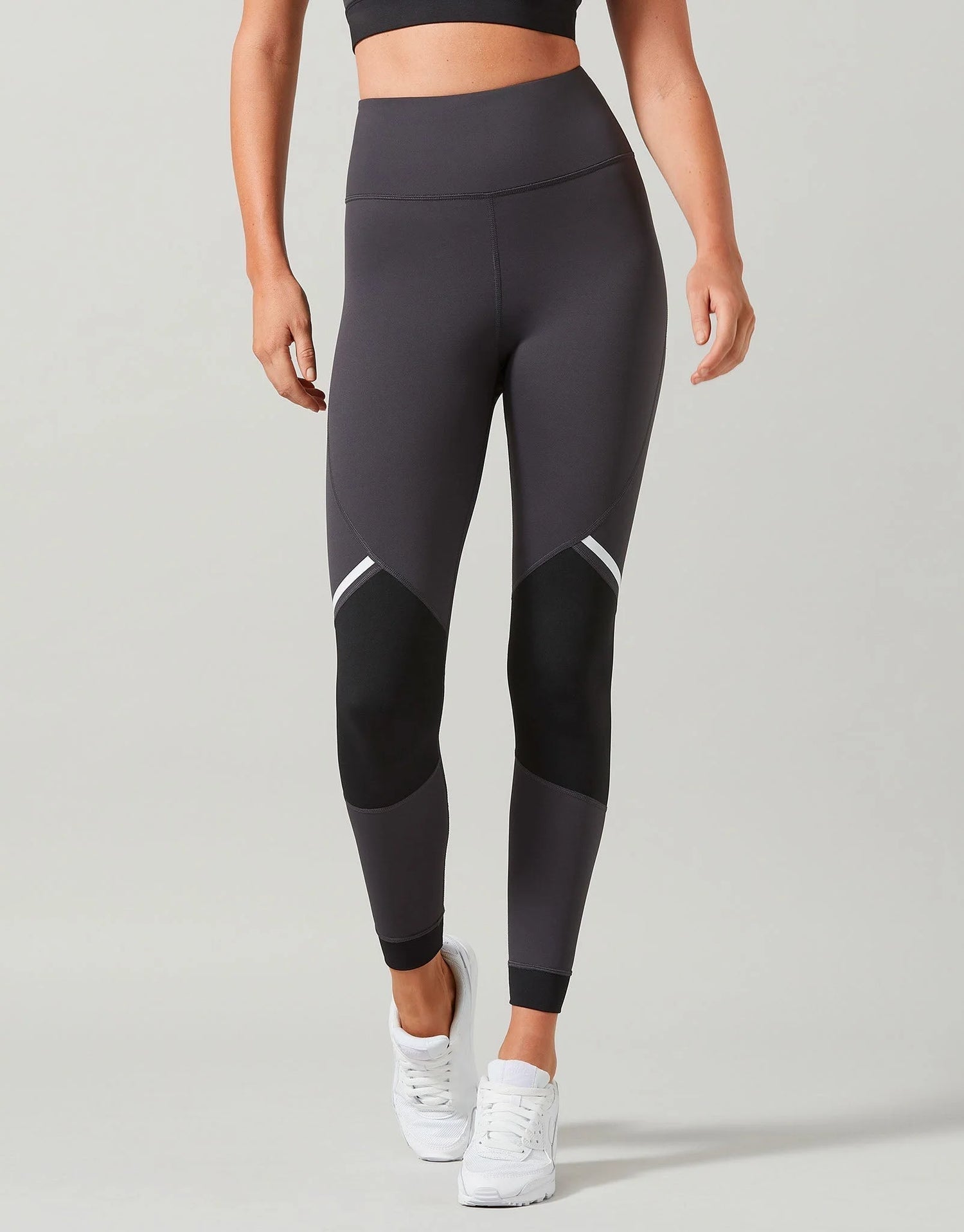 Carly-XR - Obsidian, Smoke Black & White